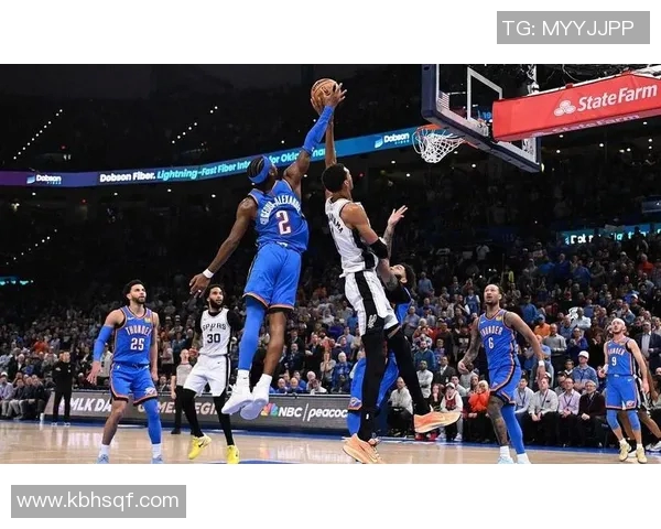 尼克斯与雷霆激战正酣球迷期待精彩对决与绝妙表现 尼克斯与雷霆激战正酣球迷期待精彩对决与绝妙表现